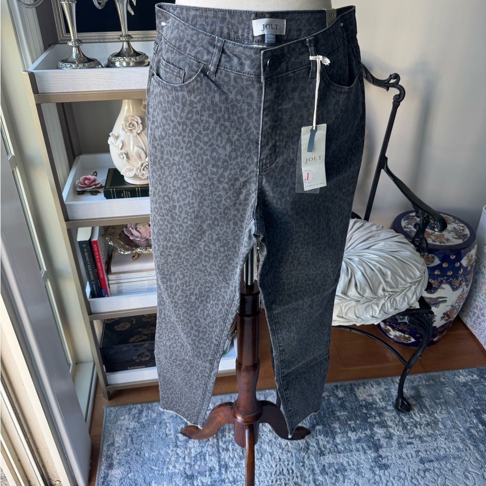 Jolt Gray Leopard Print Cropped Pants